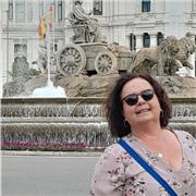 Doy clases particulares de Quimica para todos los niveles educativos. En Educacion Superior, he sido profesora de Quimica Organica durante mas de veinte años, esa es mi especialidad